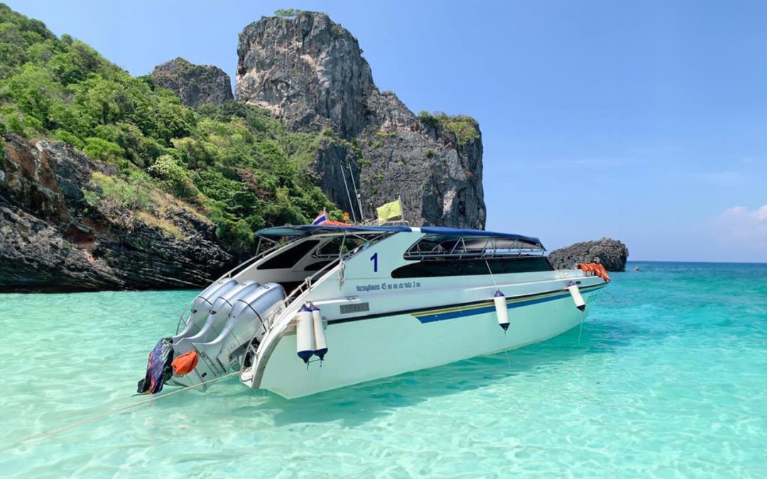 3 engines standard speed boat